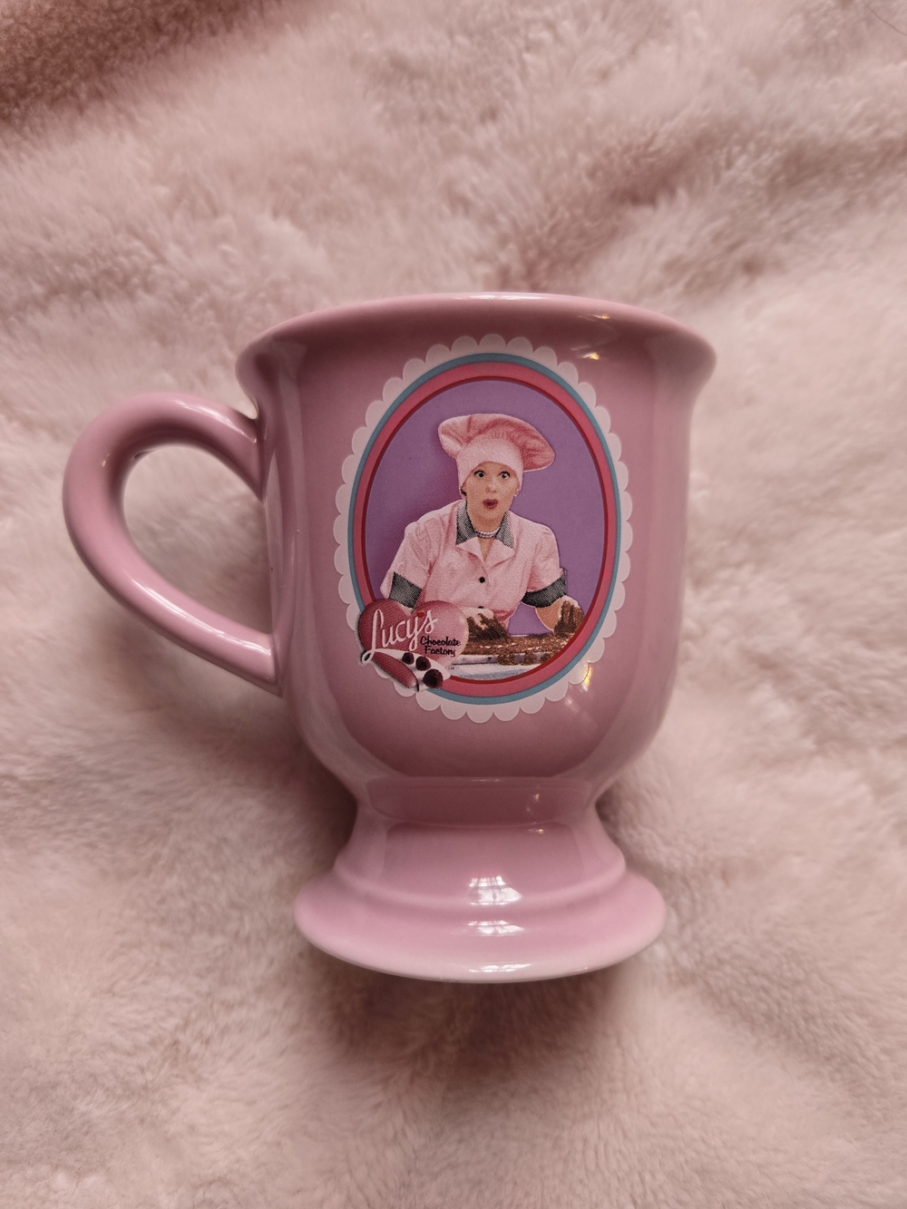 I Love Lucy Hey this is fun! Chocolate Factory Pink Pedestal Coffee Mug EUC